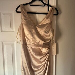 Revelry Gold Champagne Size 8